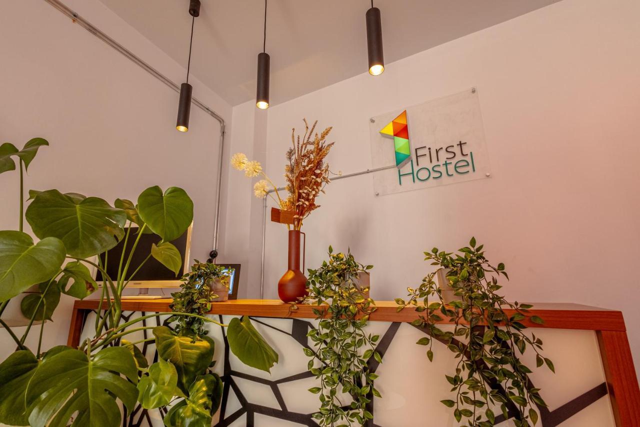 First Hostel Bucur 21 Bucarest Exterior foto